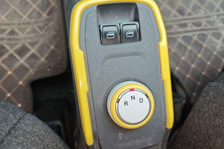 Used Chery QQ Ice Cream 2022 170km Sundae Phosphate Lithium-Ion
