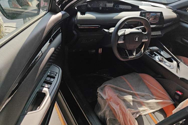 Used CHANGAN UNI-V 2024 1.5T Prestige Sport Edition
