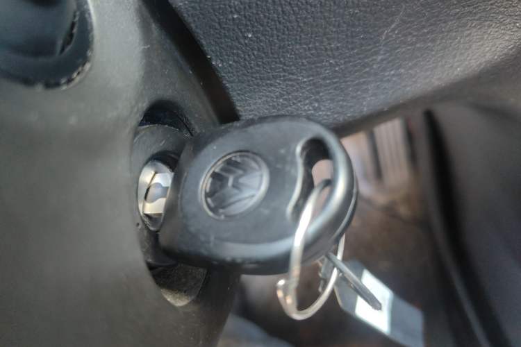 Used Volkswagen Touran 2015 1.4T Manual Fashion Edition 5-Seater Vehicle Key