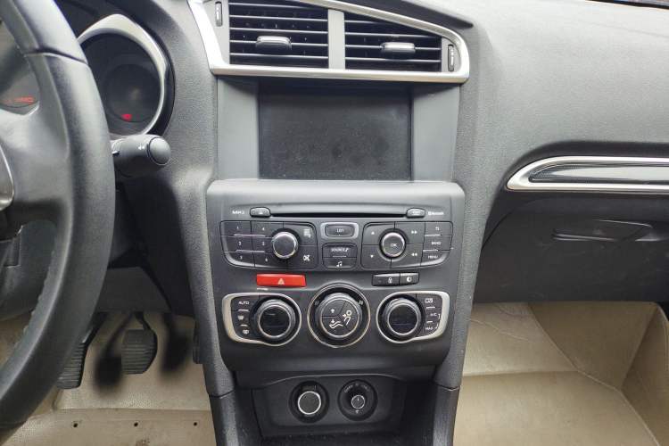 Used Citroen C4L 2014 1.8L Intelligent Drive Manual Version – Dynamic Edition Audio And AC Panel
