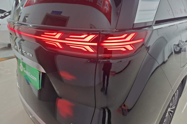 Used Denza D9 2024 DM-i 1050 Luxury Model