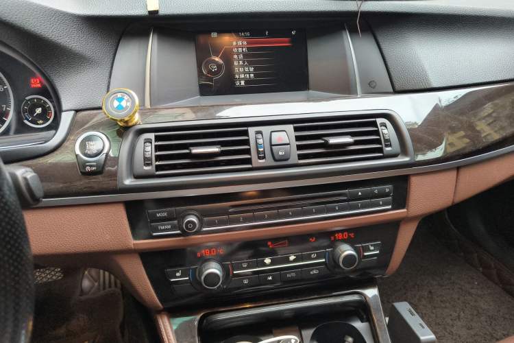 Used BMW 5 Series 2017 525Li Leading Model