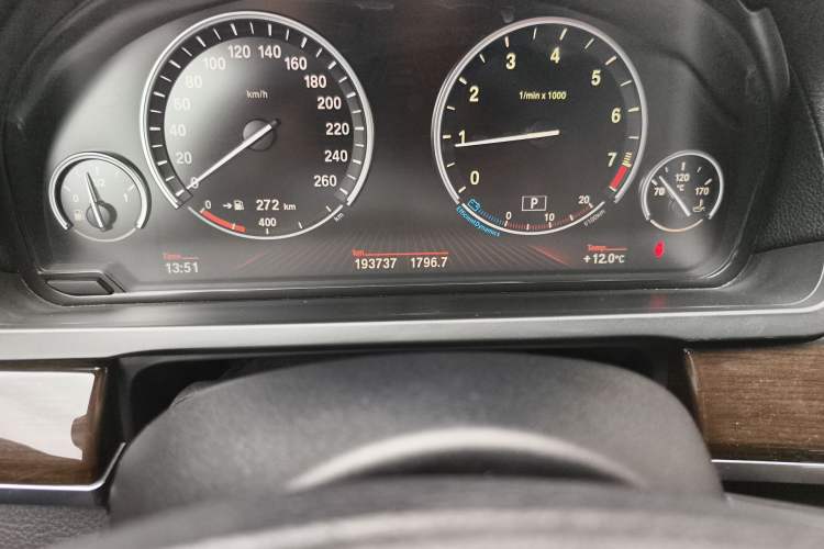 Used BMW 7 Series  Odometer Close Up