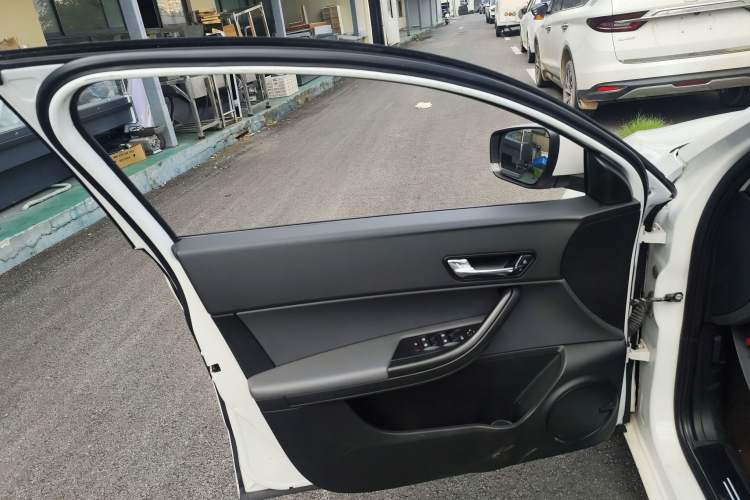 Used Qoros 3 2018 Sedan 1.6L Automatic Leading Model