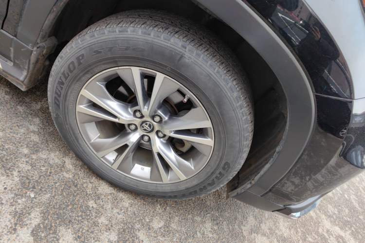 Used Toyota Highlander 2015 2.0T Four-Wheel Drive Elite Edition 7-Seater Right Front Wheel Hub