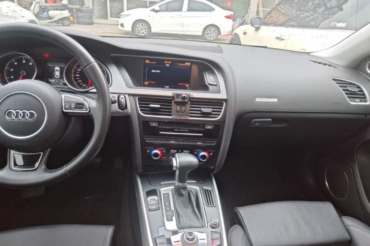 Used Audi A5 2014 Sportback 45 TFSI quattro Audio And AC Panel