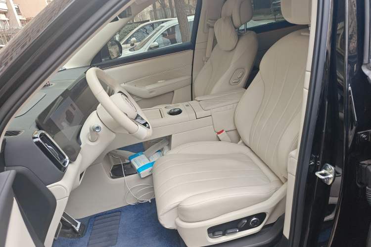 Used Hima AITO M8 2025 Extended-Range Max+ Version 53.4 kWh 6-Seater Edition
