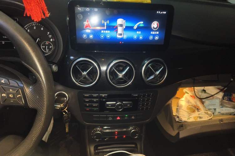 Used Mercedes-Benz B-Class 2012 B 180 Audio And AC Panel