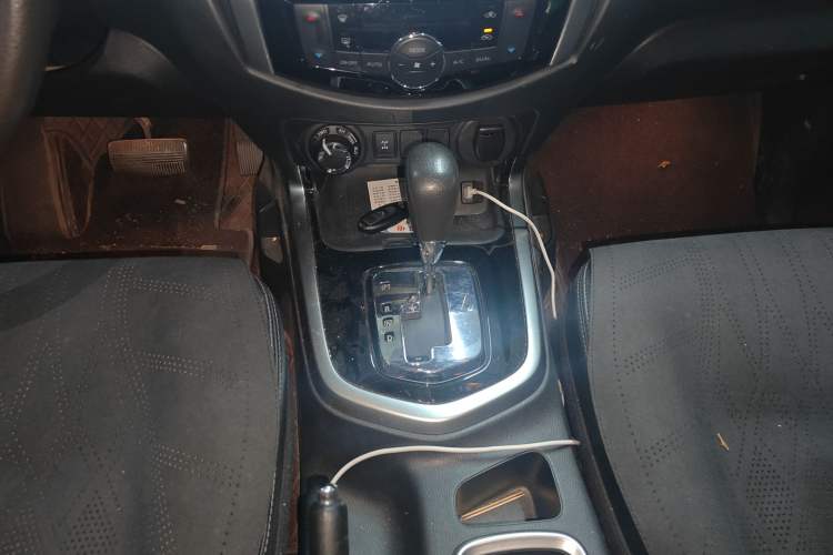 Used Nissan Terra 2020 2.5L XL Upper 4WD Automatic Four-Wheel Drive Luxury Edition Gear Lever