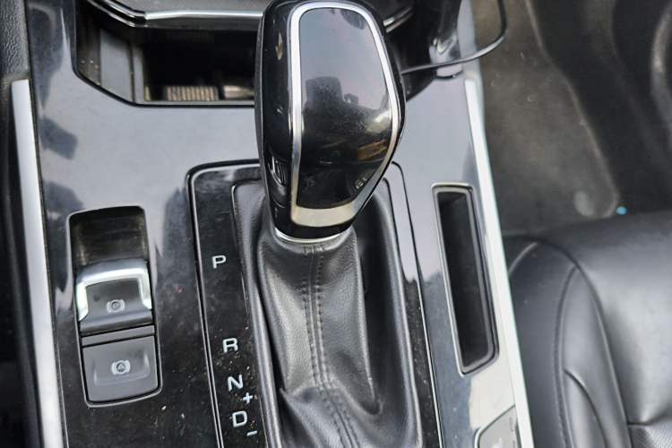 Used Wey VV7 2017 2.0T Flagship Model
