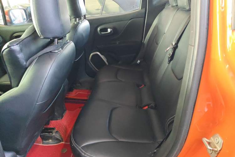 Used Jeep Renegade 2018 Connected Large Screen Version 180T Automatic High-Energy Edition
