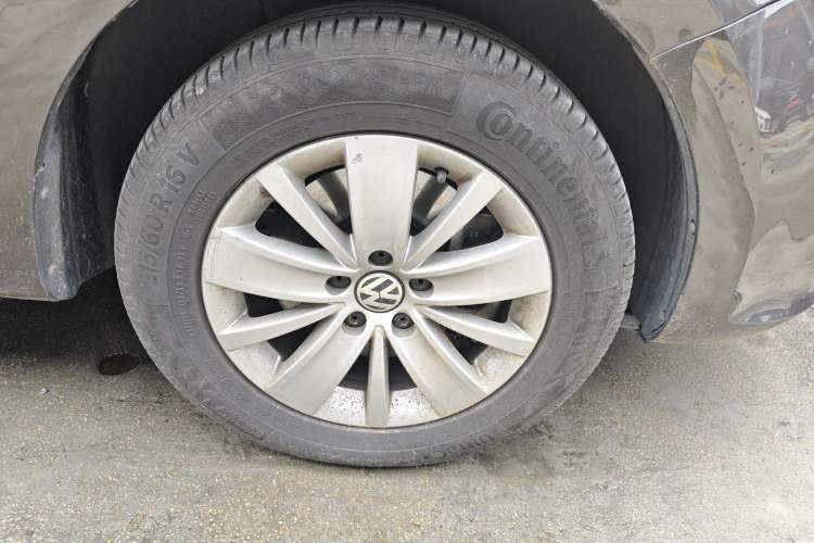 Used Volkswagen Sharan 2016 280TSI Enjoyment Model 7-Seater Right Front Wheel Hub