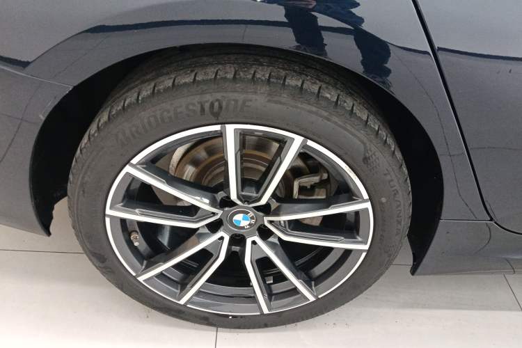 Used BMW 3 Series 2024 325Li M Sport Package Exterior 5