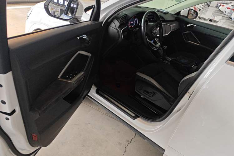 Used Audi Q3 2020 35 TFSI Ambition Dynamic Edition Driver Seat