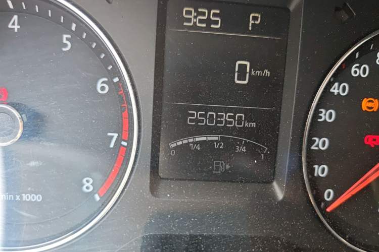 Used Volkswagen Lavida 2013 Revised Version 1.4 TSI DSG Comfort Edition Odometer Close Up