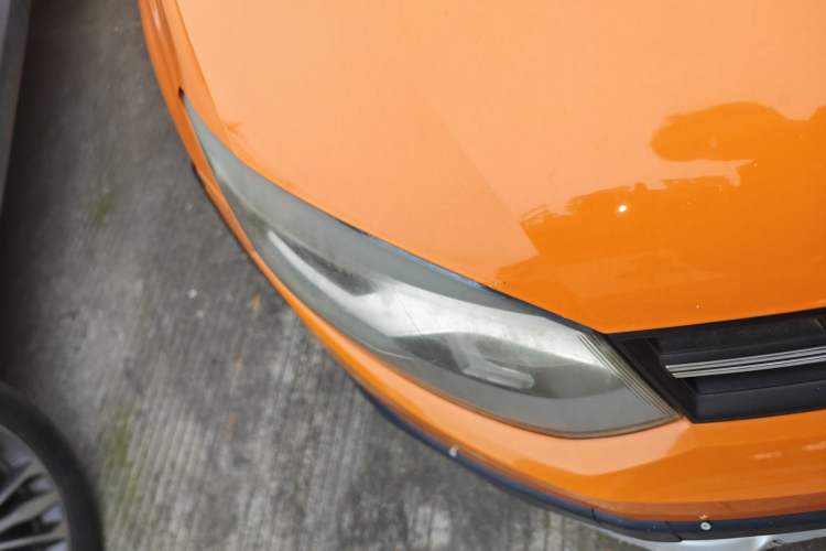 Used Volkswagen Polo 2012 1.6L Cross Polo Automatic Transmission Right Front Headlight