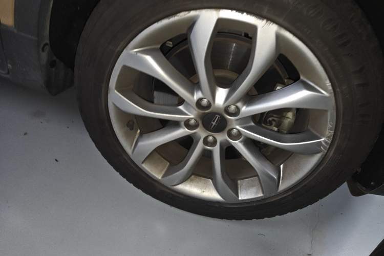 Used Lincoln MKC 2014 2.0T Two-Wheel-Drive Luxury Edition Right Front Wheel Hub