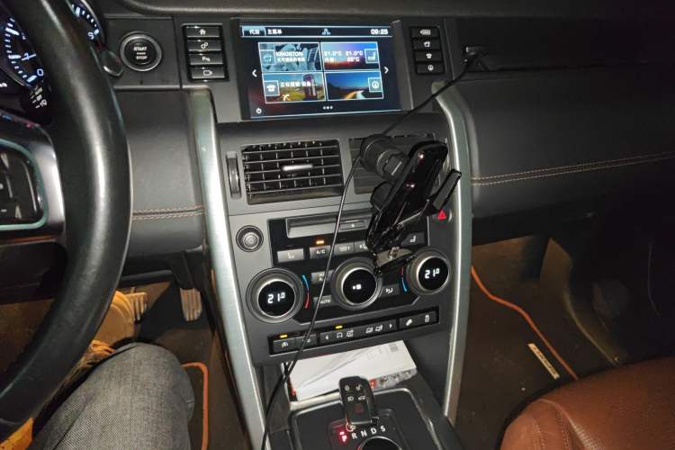 Used Land Rover Discovery Sport 2015 2.0T HSE LUXURY Audio And AC Panel