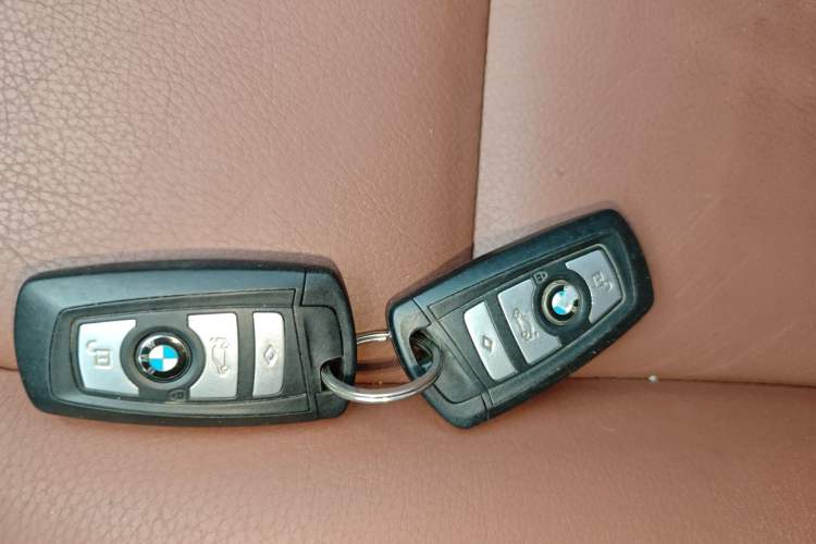 Used BMW 5 Series 2014 520Li Elegant Model
