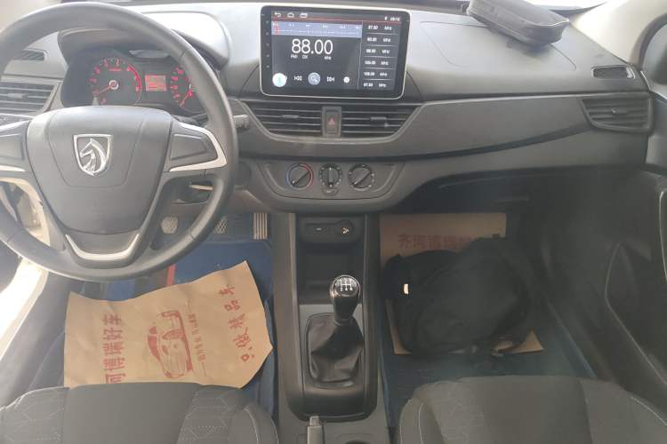 Used Baojun 310 2016 1.2L manual Comfort trim level