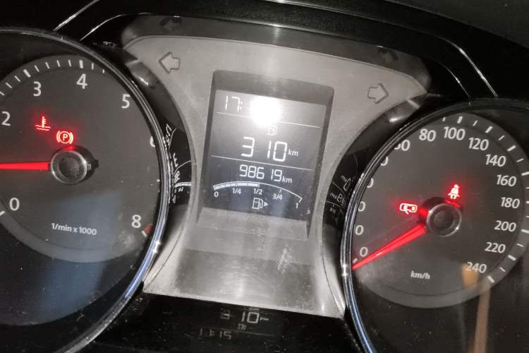 Used Volkswagen Bora 2013 1.6L Manual Comfort Model Odometer Close Up