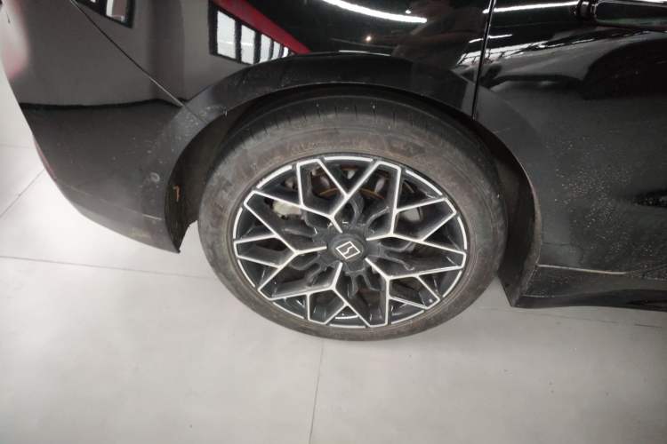 Used Zeekr 001 2024 WE Edition 95 kWh All-Wheel Drive Right Rear Wheel Hub