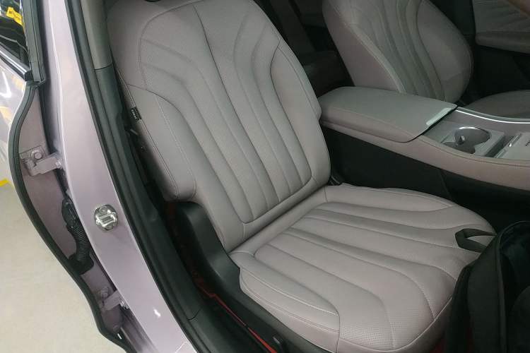 Used Roewe M7 DMH 2025 Model 160km Enjoyment Version Right Front Seat