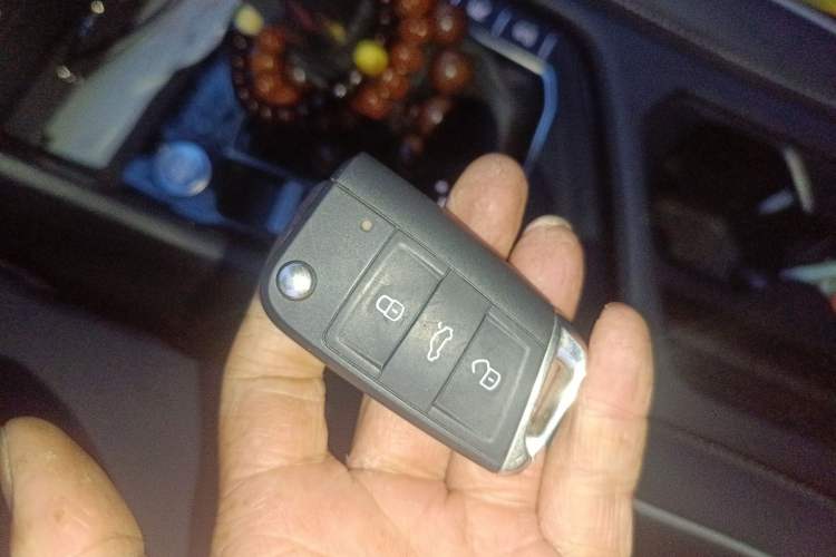 Used Volkswagen Tiguan L 2023 Restyled 330TSI Automatic Two-Wheel Drive R-Line Enhanced Comfort Version Vehicle Key