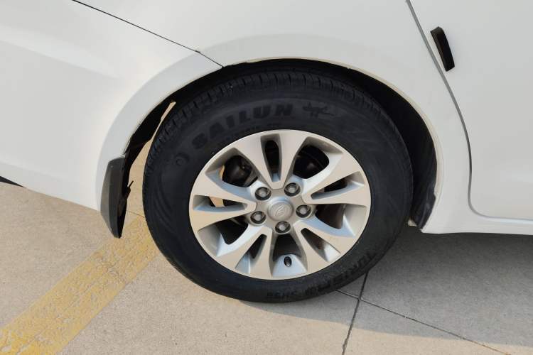 Used Soueast V5 Lingzhi 2015 Plus 1.5L Manual Smart Edition Exterior 5