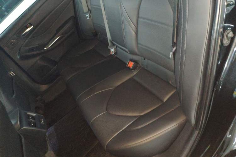 Used Toyota Avalon 2023 2.0L Premium Edition
