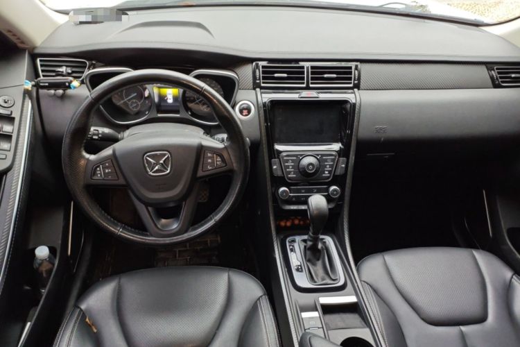 Used JMC Yusheng S330 2016 1.5L GTDi Automatic Two-Wheel Drive Prestige Edition Center Console