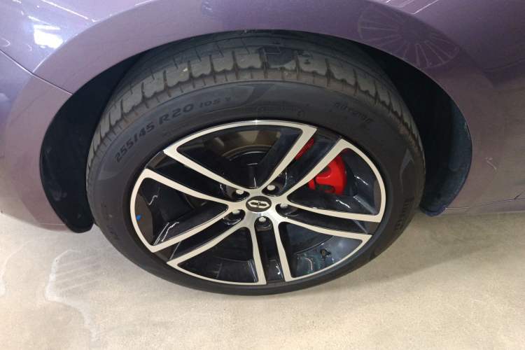 Used Hima AITO M5 2025 Extended-Range Ultra All-Wheel-Drive Version Left Front Wheel Hub