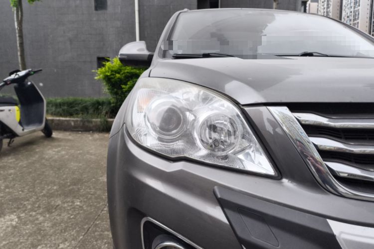 Used Haval H6 2013 Upgraded Model 1.5T Manual 4x4 Elite Version Right Front Headlight