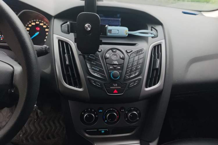 Used Ford Focus 2015 Hatchback 1.6L Manual Fashion Edition