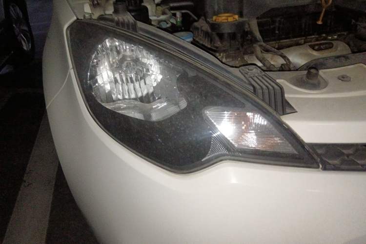 Used MG 3 2013 1.5L AMT Elite Edition Right Front Headlight