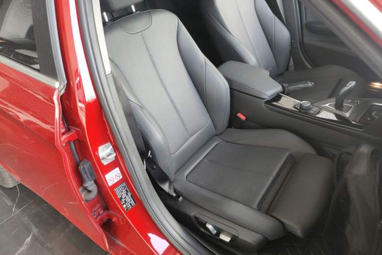 Used BMW 3 Series 2018 320Li Fashion Model Right Front Seat