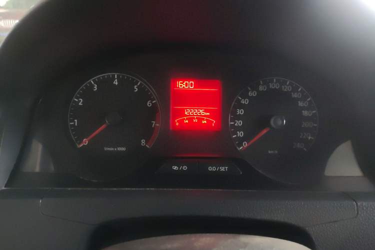 Used Volkswagen Santana 2015 1.6L Manual Fashion Edition
