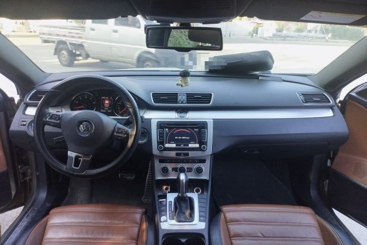 Used Volkswagen FAW-Volkswagen CC 2015 2.0 TSI Luxury Model Center Console