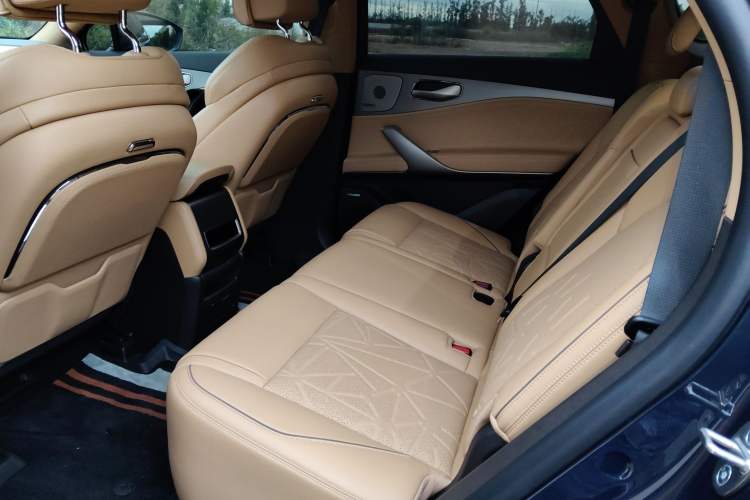 Used Denza N8 2023 Four-Wheel Drive Ultra-Hybrid Flagship Seven-Seater Version
