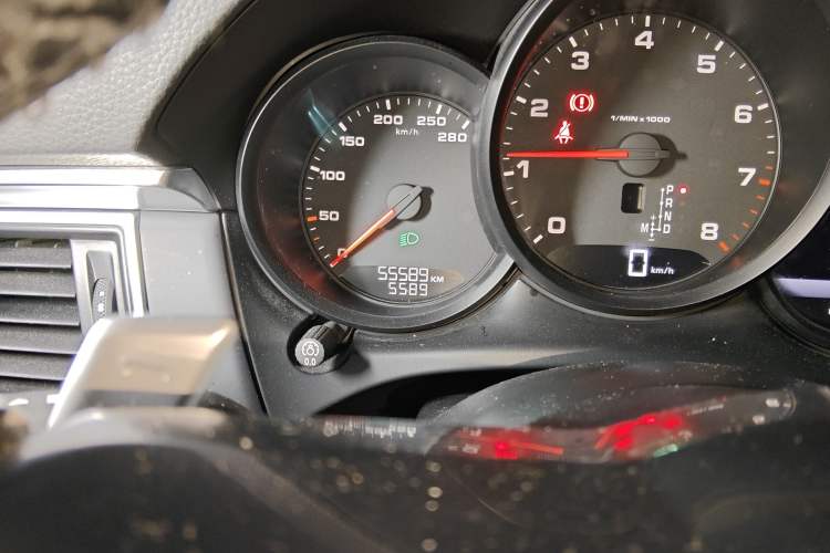 Used Porsche Macan 2017 Macan 2.0T Odometer Close Up