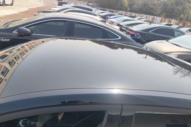 Used Changan UNI-V 2023 1.5T Prestige Model
