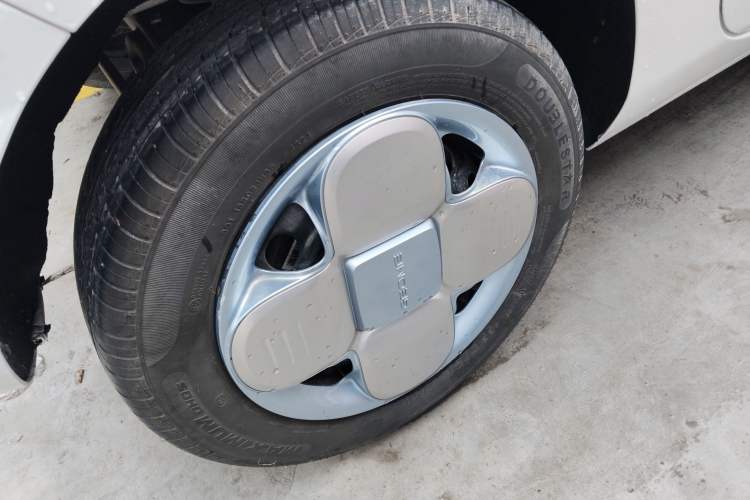 Used Geely Galaxy Panda 2024 Panda Mini 200km Endurance Bear Right Rear Wheel Hub