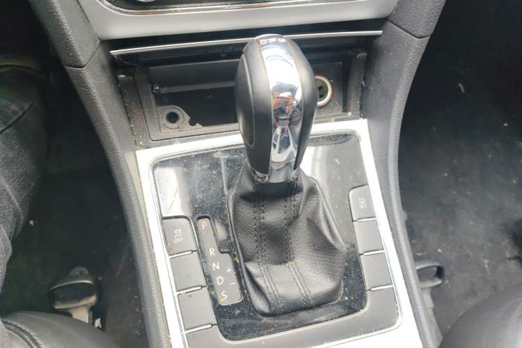 Used Volkswagen Passat 2014 1.8TSI DSG Prestige Edition Gear Lever