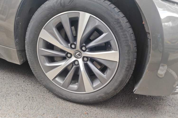 Used Lexus LS 2020 500h Excellence Edition China VI standard
