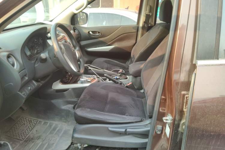 Used Nissan Navara 2017 2.5L Automatic 4x4 Luxury Edition QR25