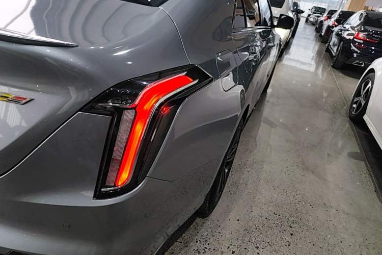 Used Cadillac CT4 2023 25T Luxury Model Right Rear Taillight