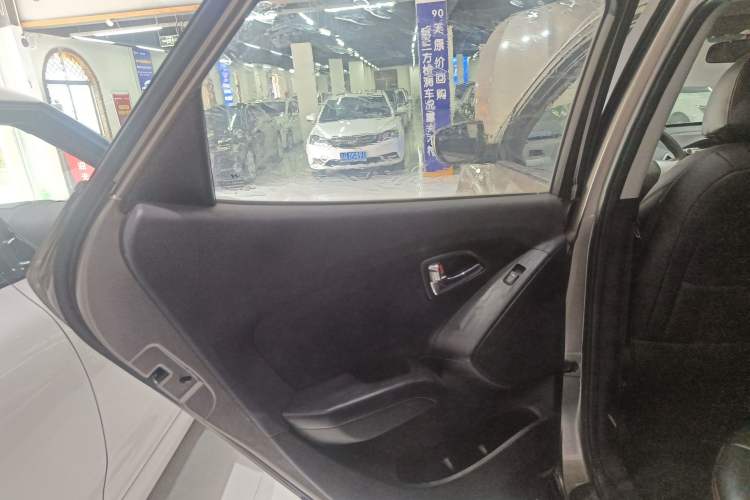 Used Hyundai ix35 2013 2.0L Automatic 2WD Comfort GL China IV Standard