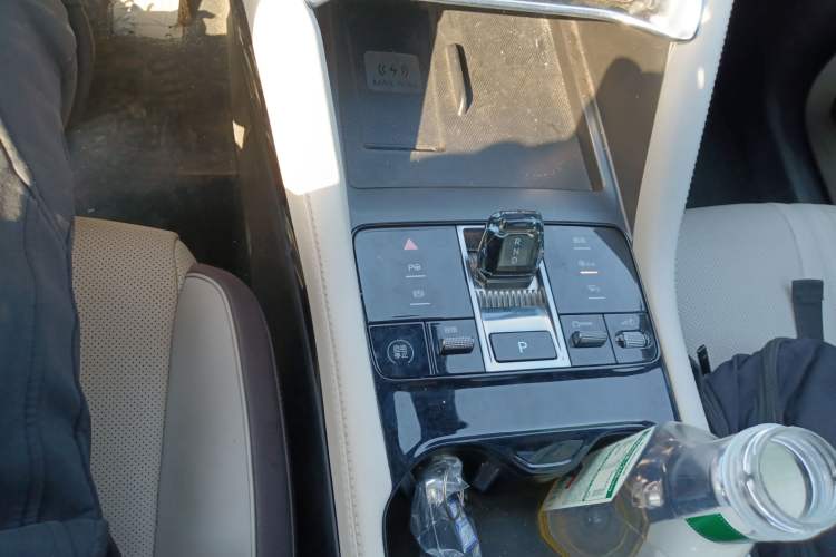 Used BYD Song PLUS New Energy 2025 EV Intelligent Driving Version 520km Premium Model Gear Lever