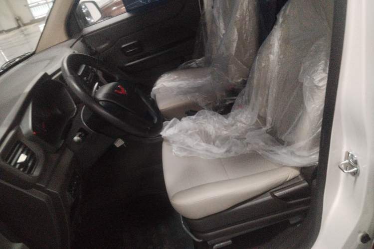 Used Wuling Hongguang V 2022 1.5L Jingqu Edition Electric-Assist LAR Left Front Seat