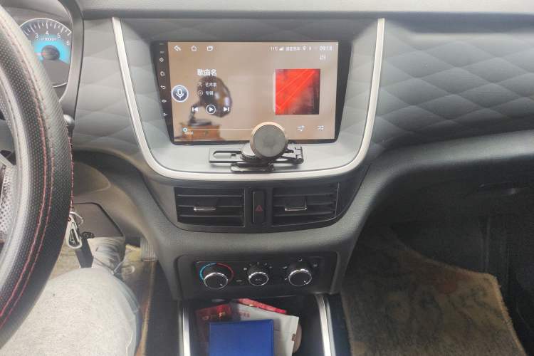 Used Jinbei Gold Hiace M Classic 2023 1.5L Engineering Lion Passenger Vehicle 5/6/7 Seats Audio And AC Panel